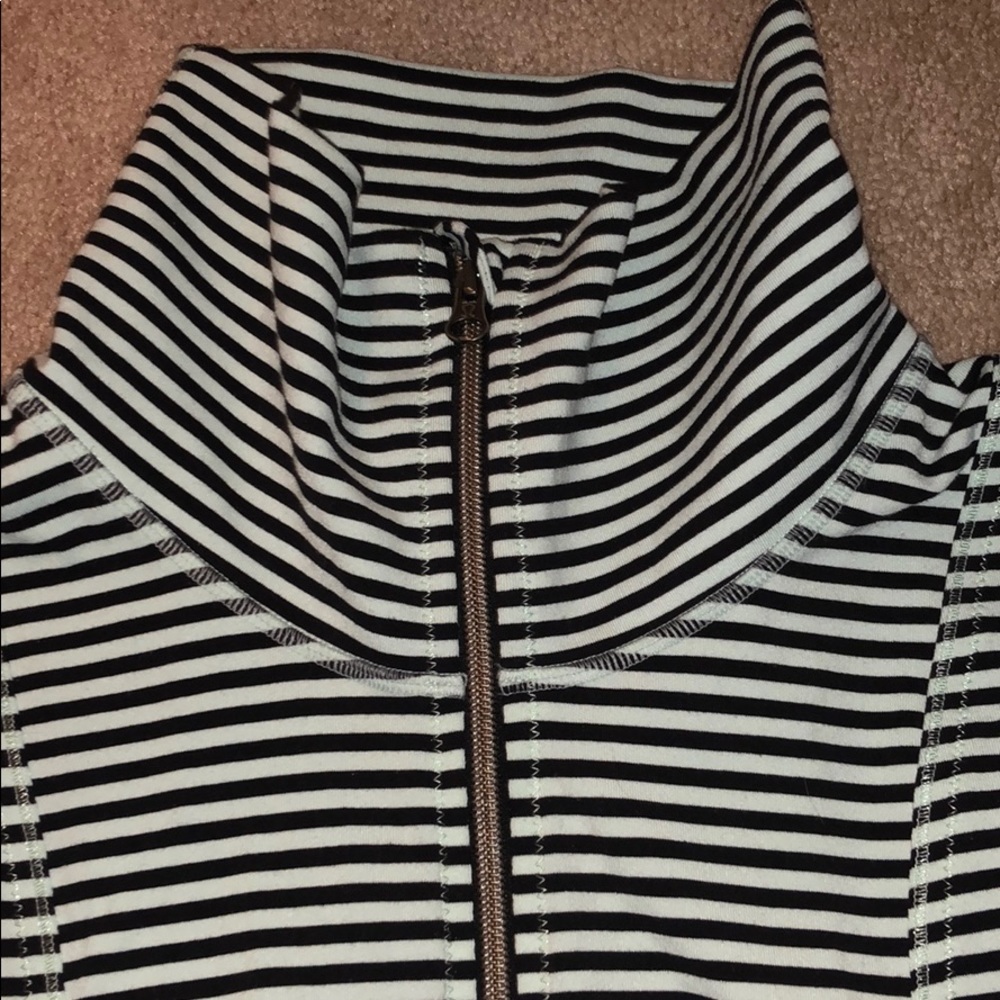 Lululemon Define Jacket - Picture 3 of 6